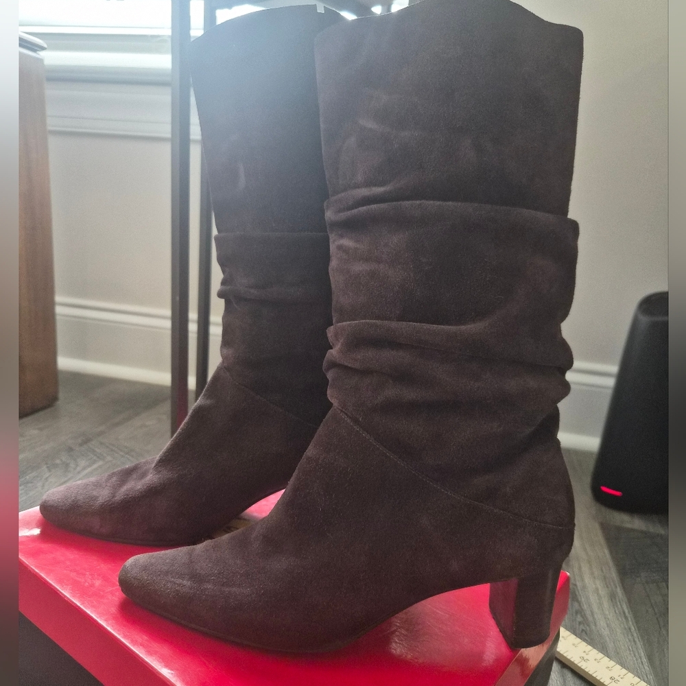 Elegant Brown Suede Women's Boots - Picture 4 of 5